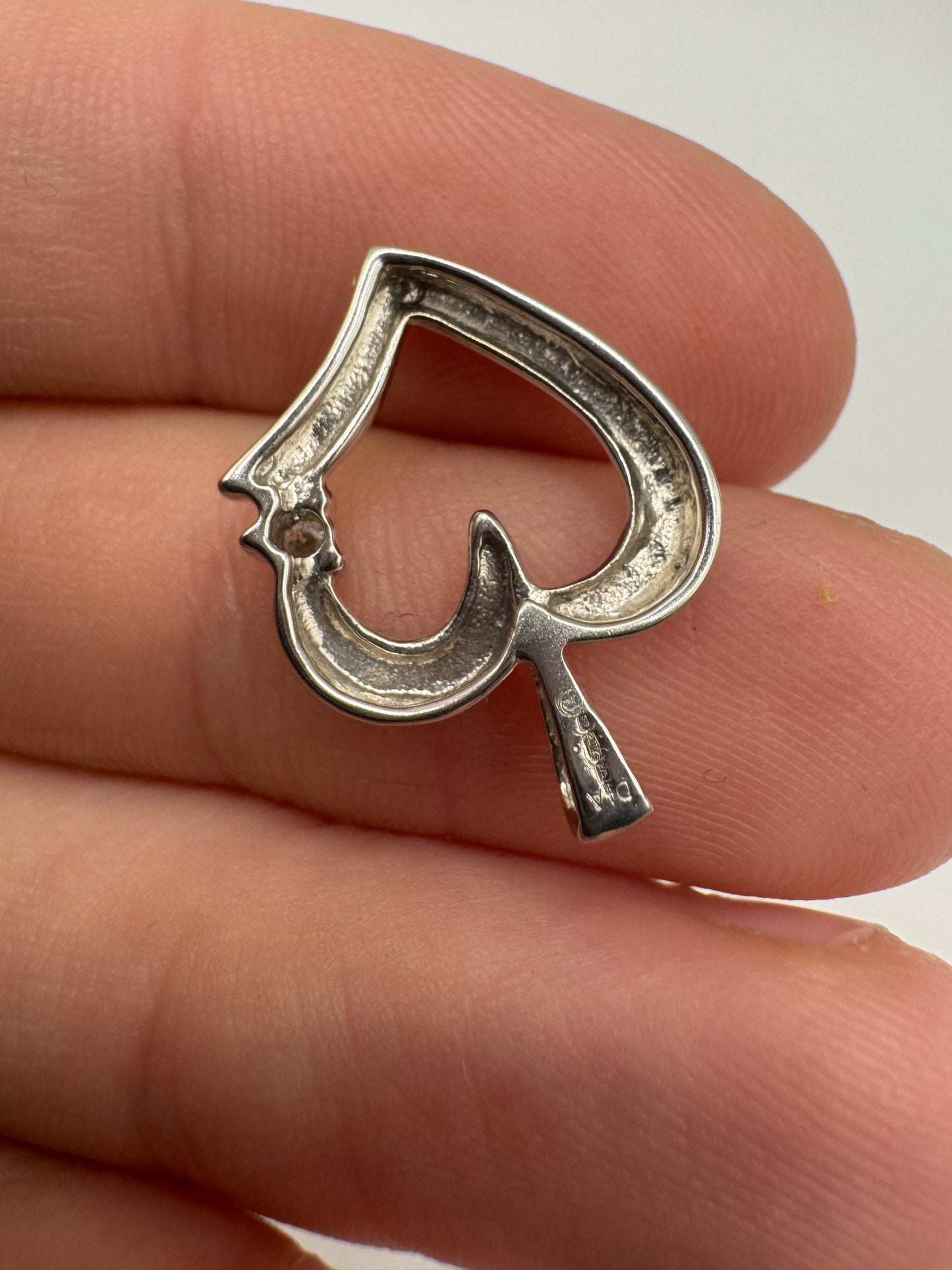 9ct white gold diamond heart pendant