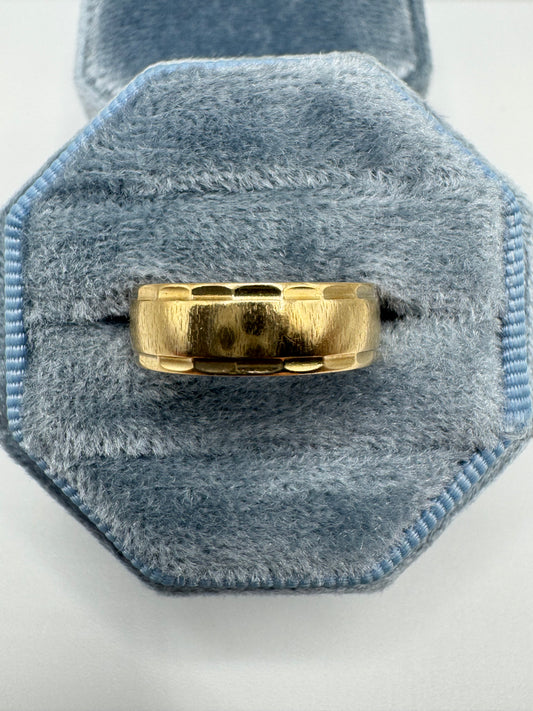 9ct gold band