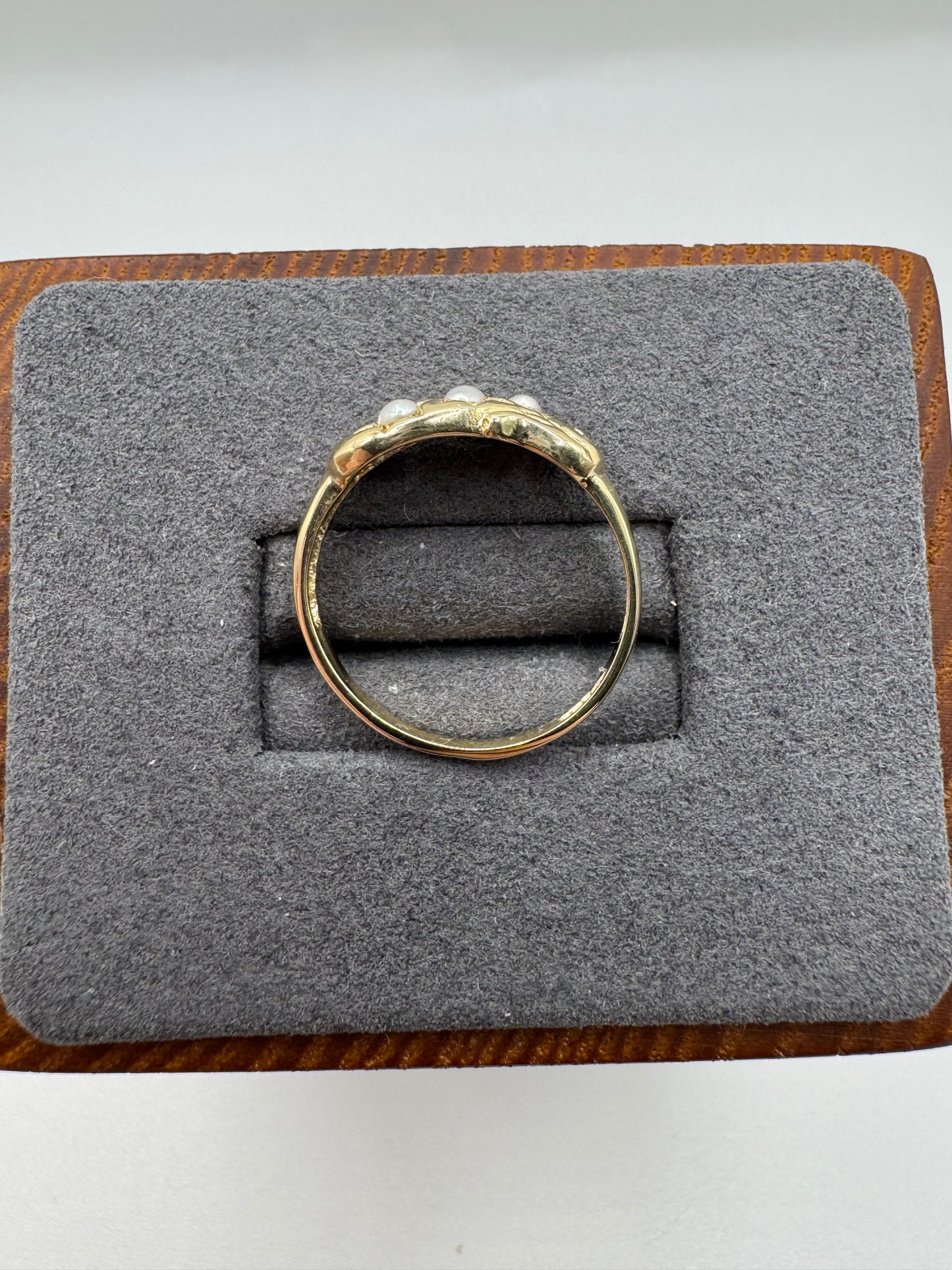 9ct gold pearl gypsy ring