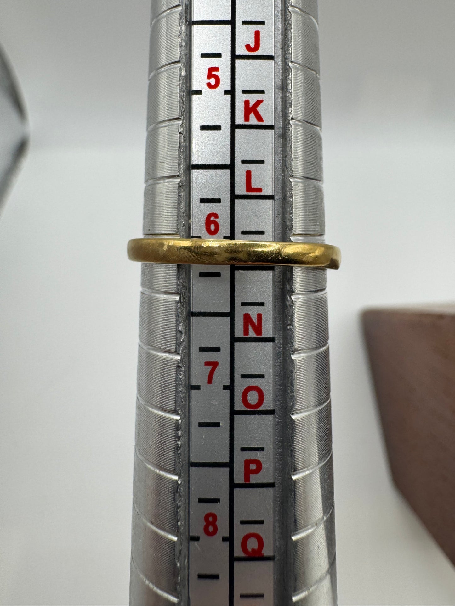 18ct gold blue zircon and diamond ring