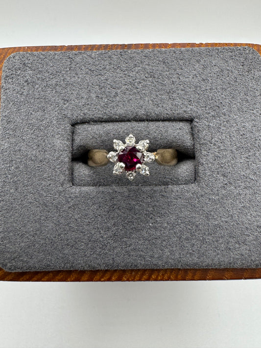 9ct gold garnet and diamond cluster ring