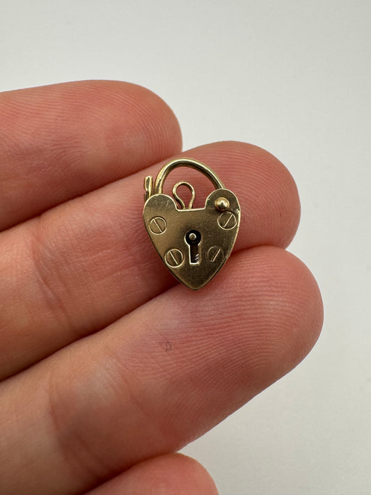 9ct gold padlock 41