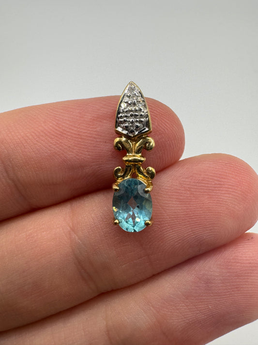 9ct gold topaz and diamond pendant