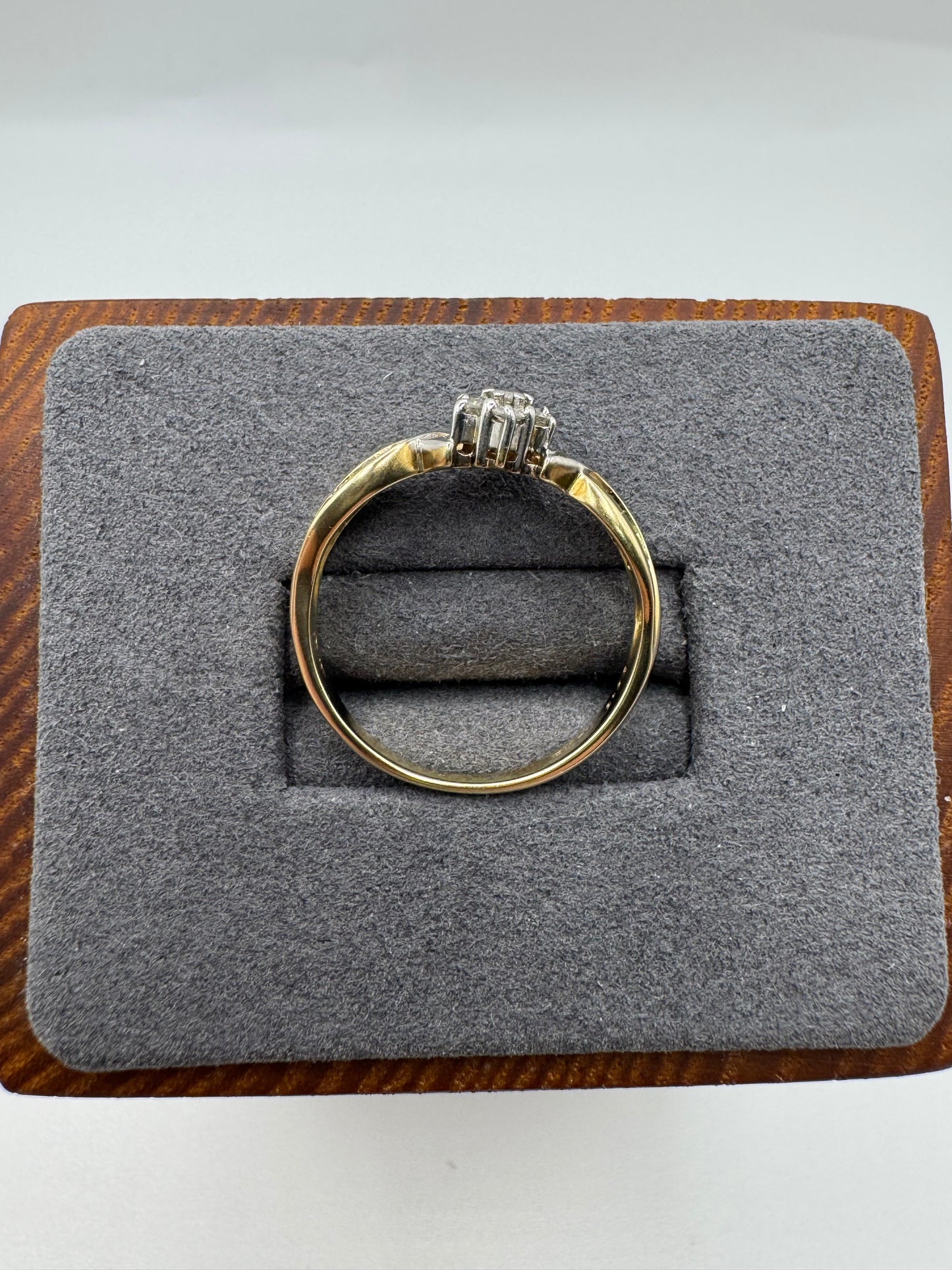 9ct gold diamond cluster ring