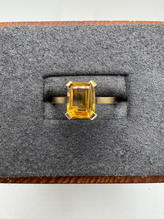 9ct gold citrine ring