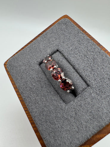 9ct white gold quartz ring