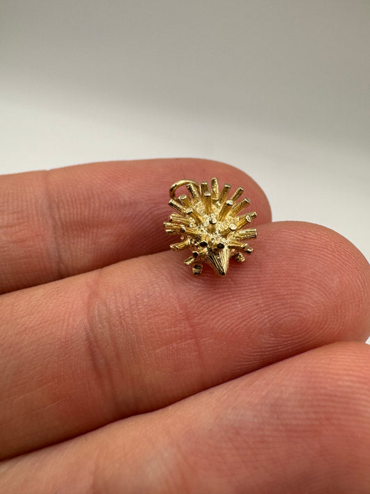 9ct gold hedgehog charm