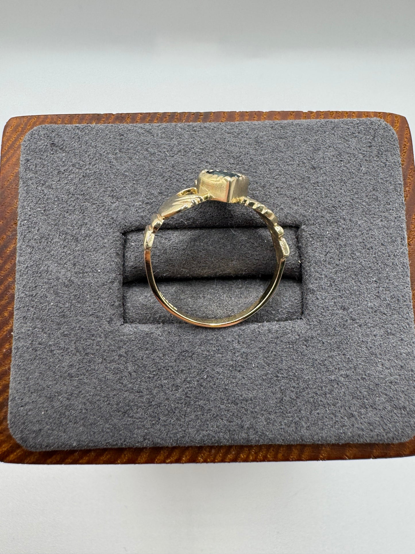 9ct gold blue topaz claddagh ring