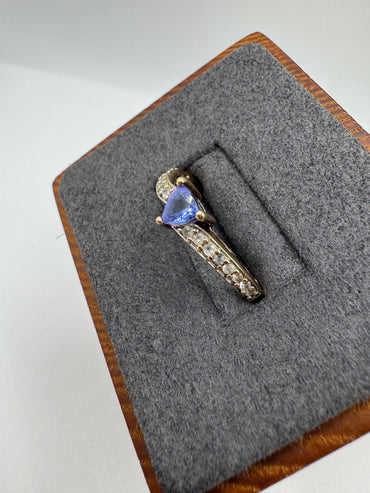 9ct gold tanzanite and zircon ring