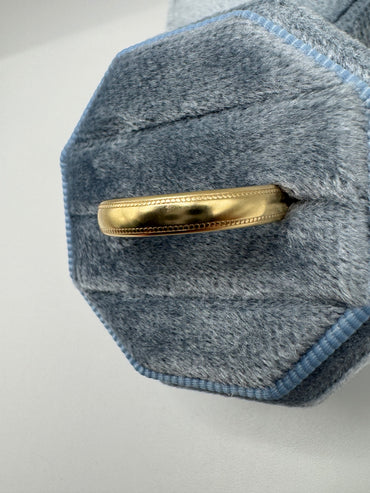 9ct gold patterned band