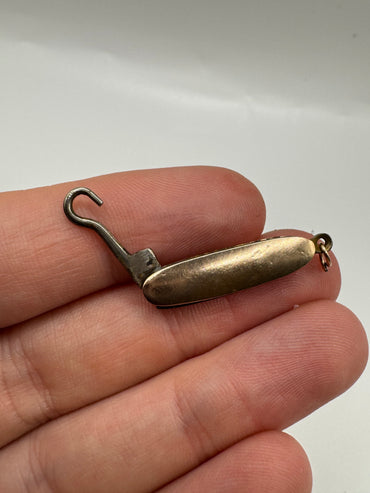 Antique 9ct rose gold button hook pendant