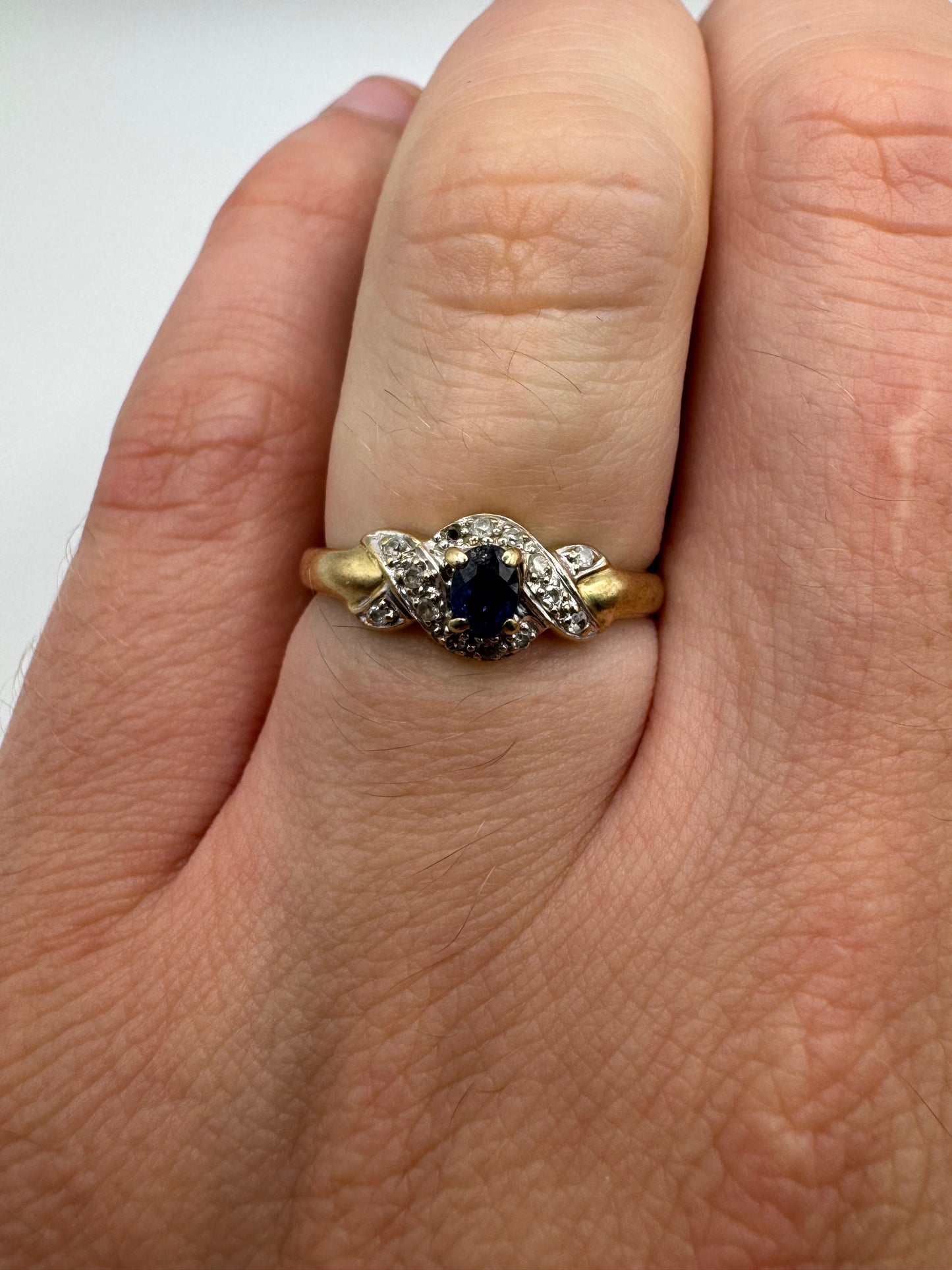 9ct gold sapphire and diamond ring