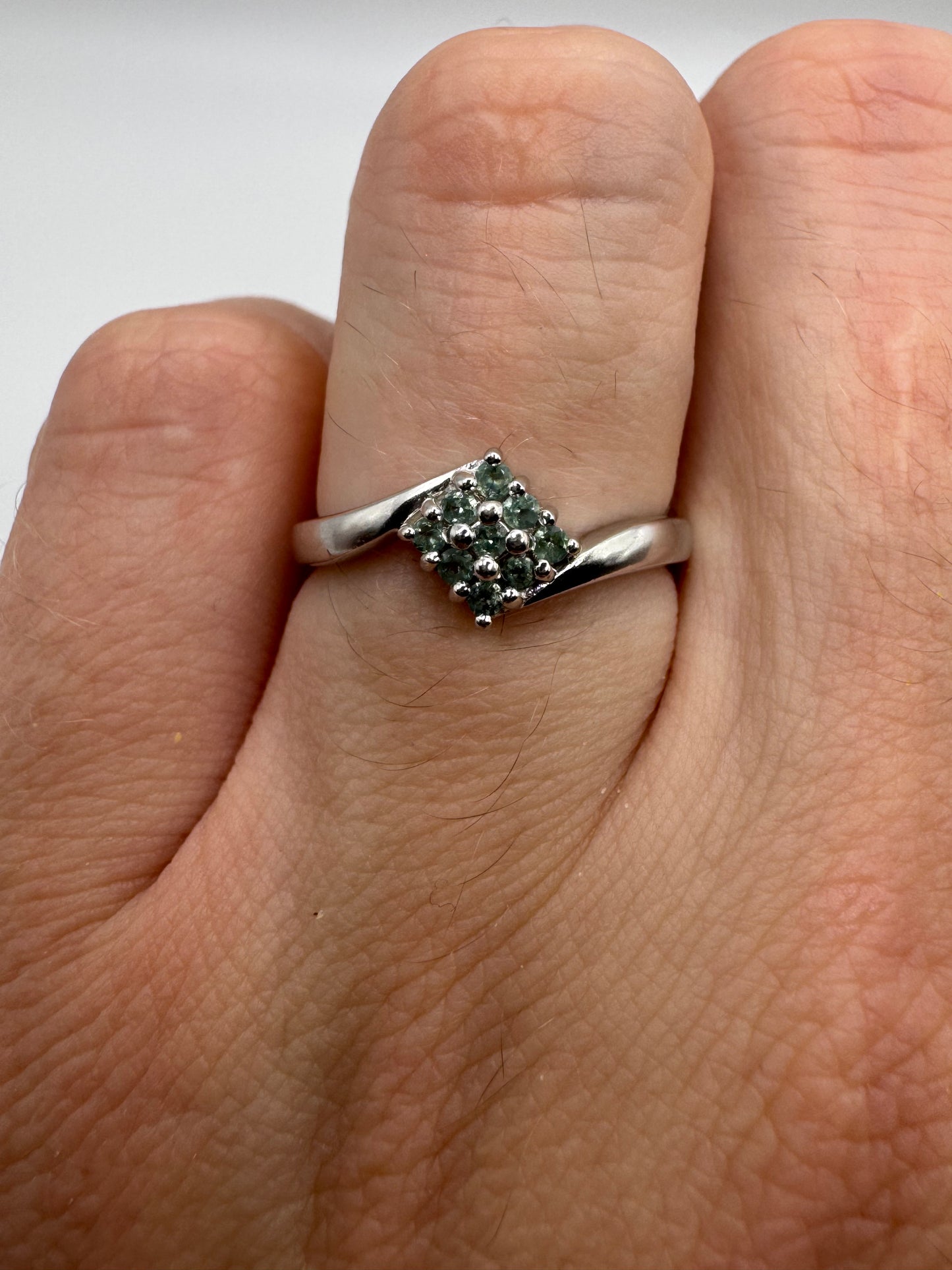 9ct white gold alexandrite cluster ring
