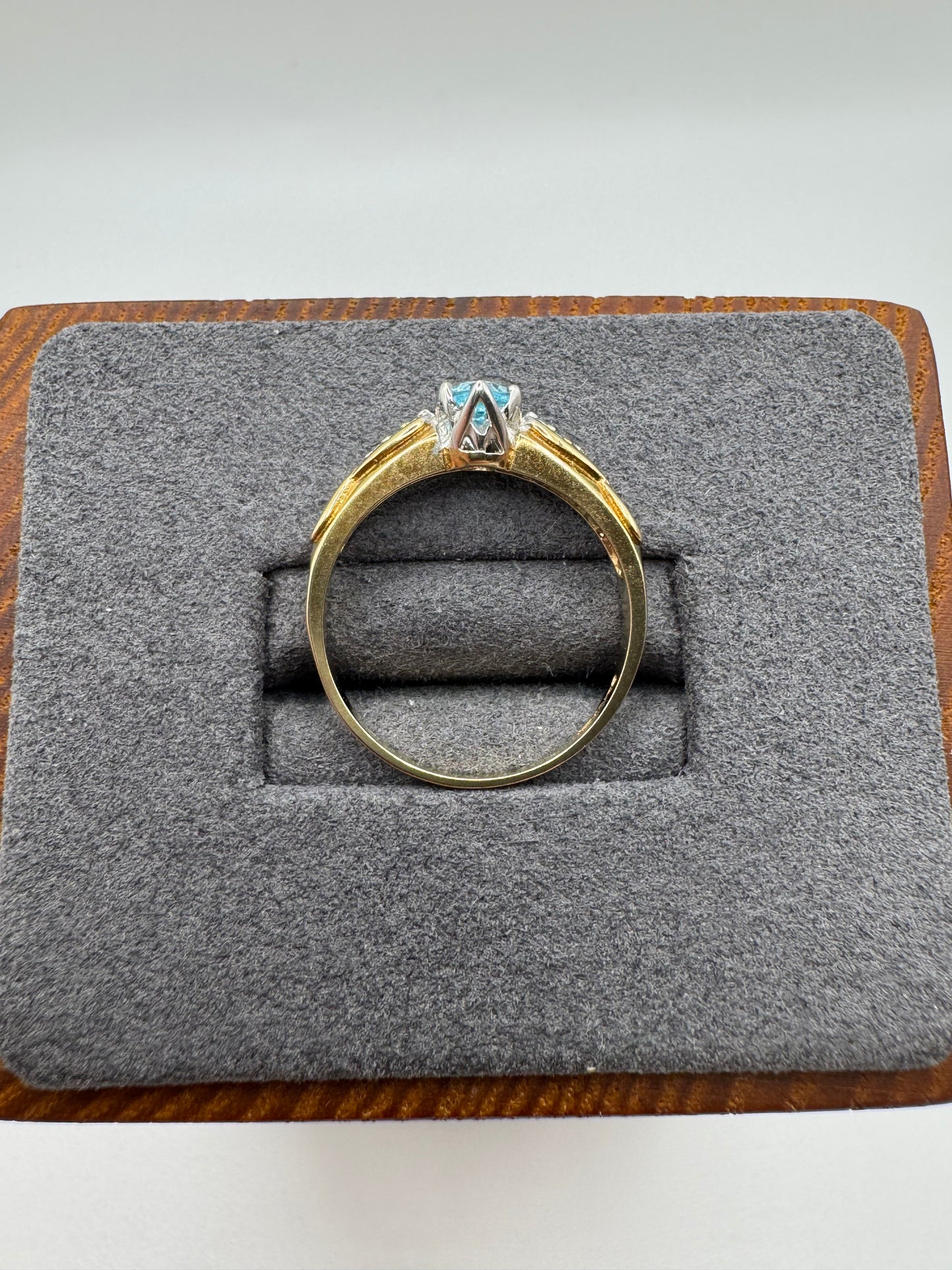 9ct gold topaz and diamond ring