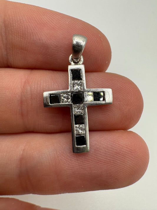 18ct white gold black and white diamond cross pendant