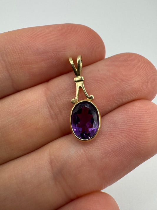 9ct gold amethyst pendant