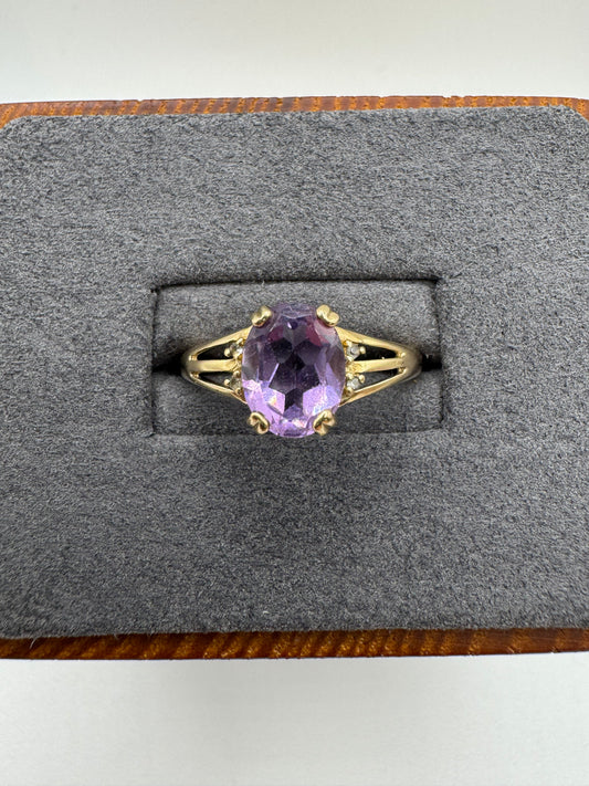 9ct gold amethyst and diamond ring