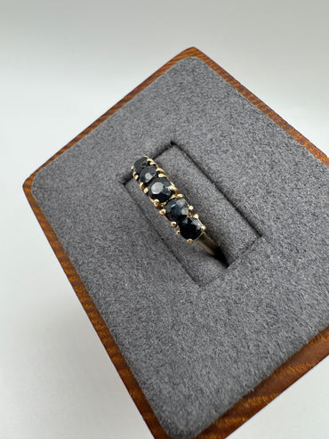 9ct gold sapphire ring