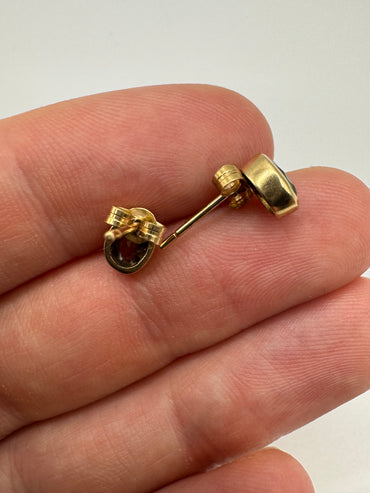 9ct gold peridot earrings