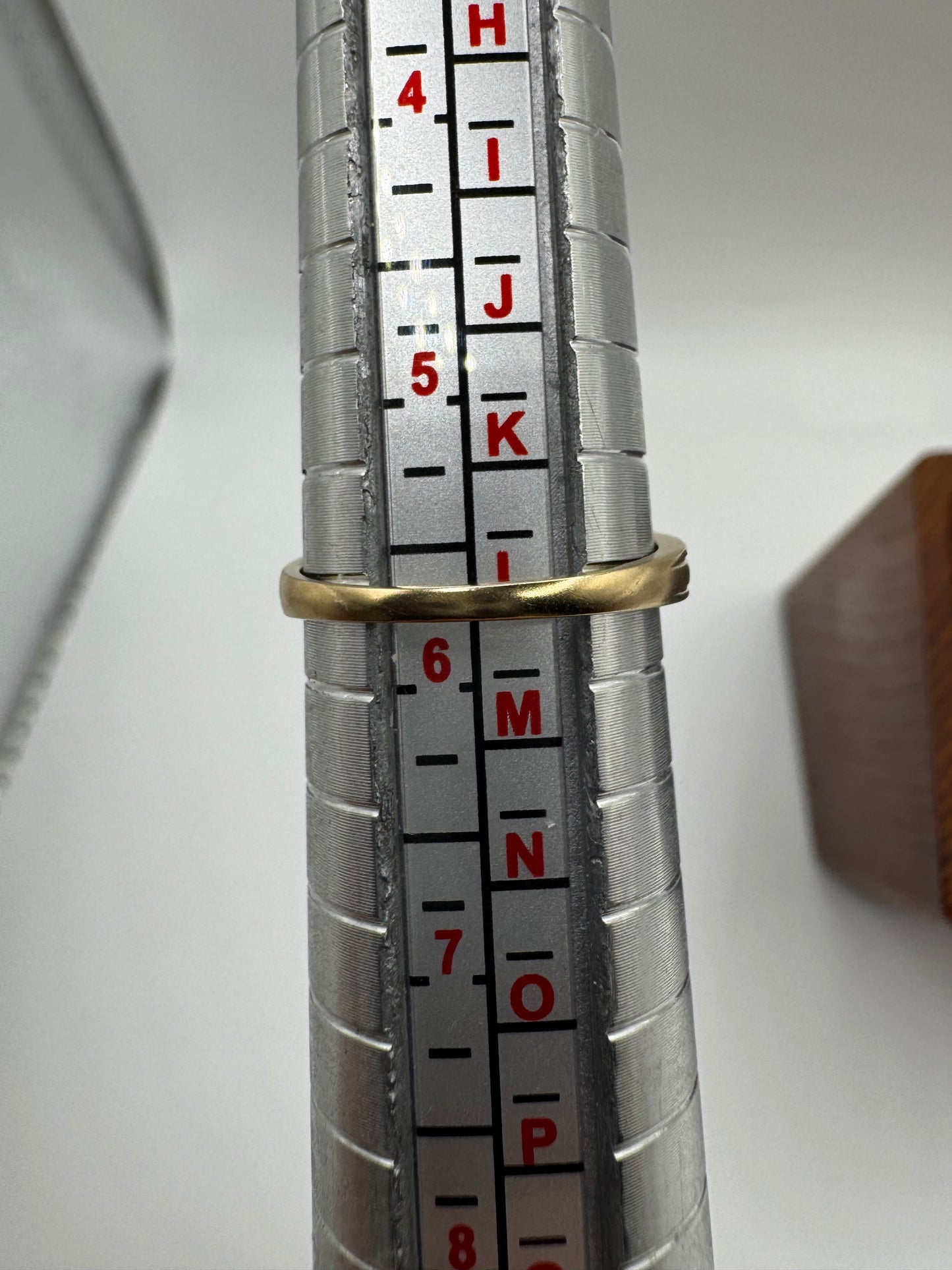 9ct gold amethyst and diamond ring