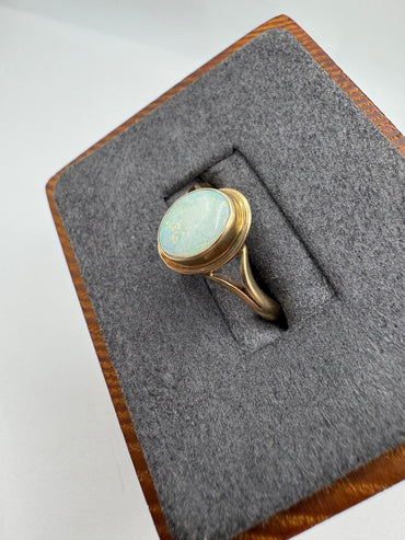 9ct gold opal ring