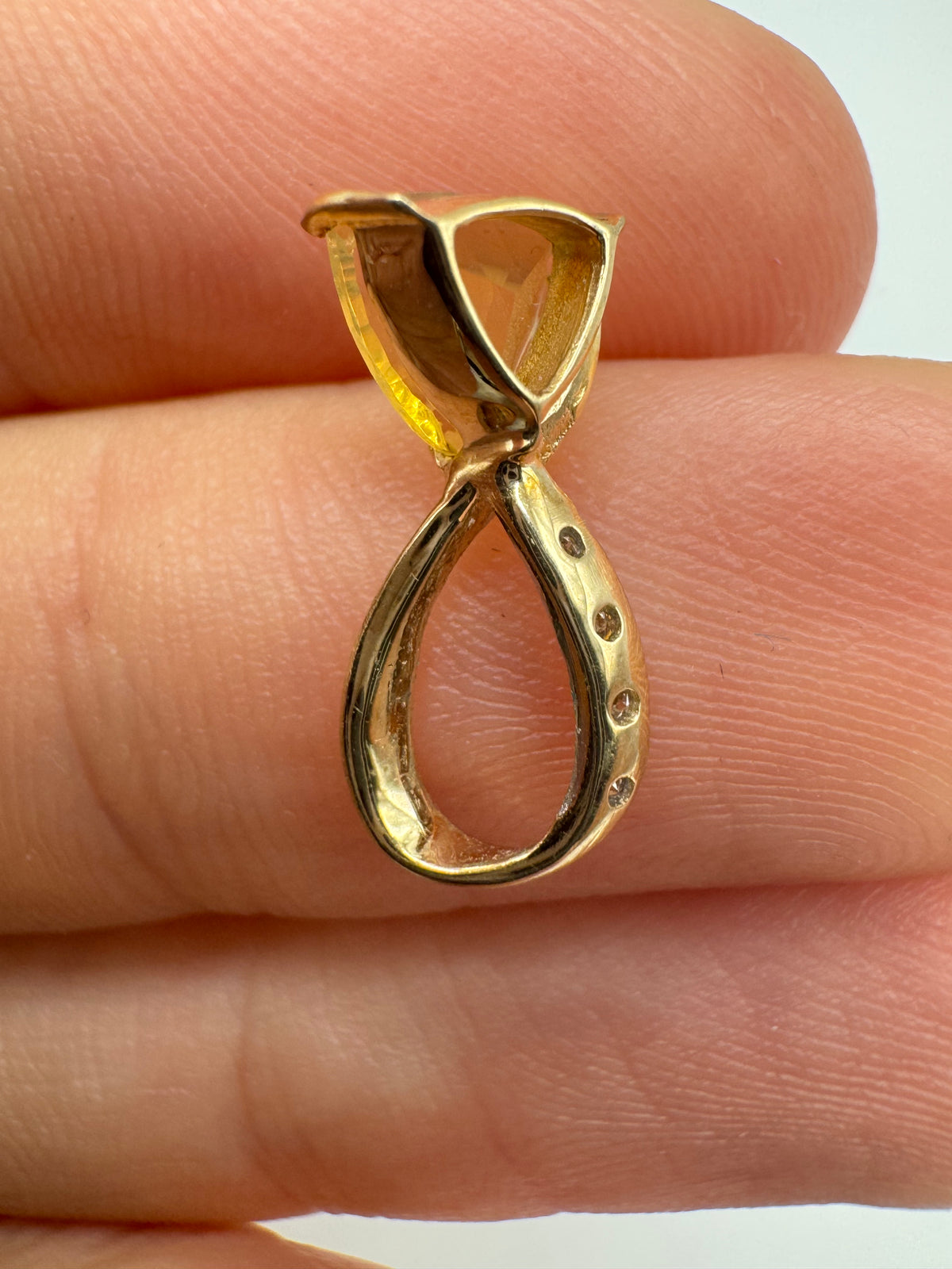 9ct gold opal and diamond pendant