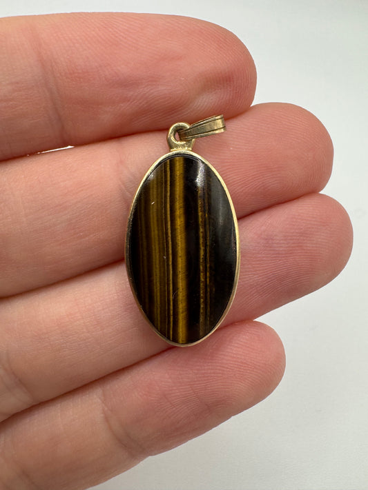 9ct gold tigers eye pendant