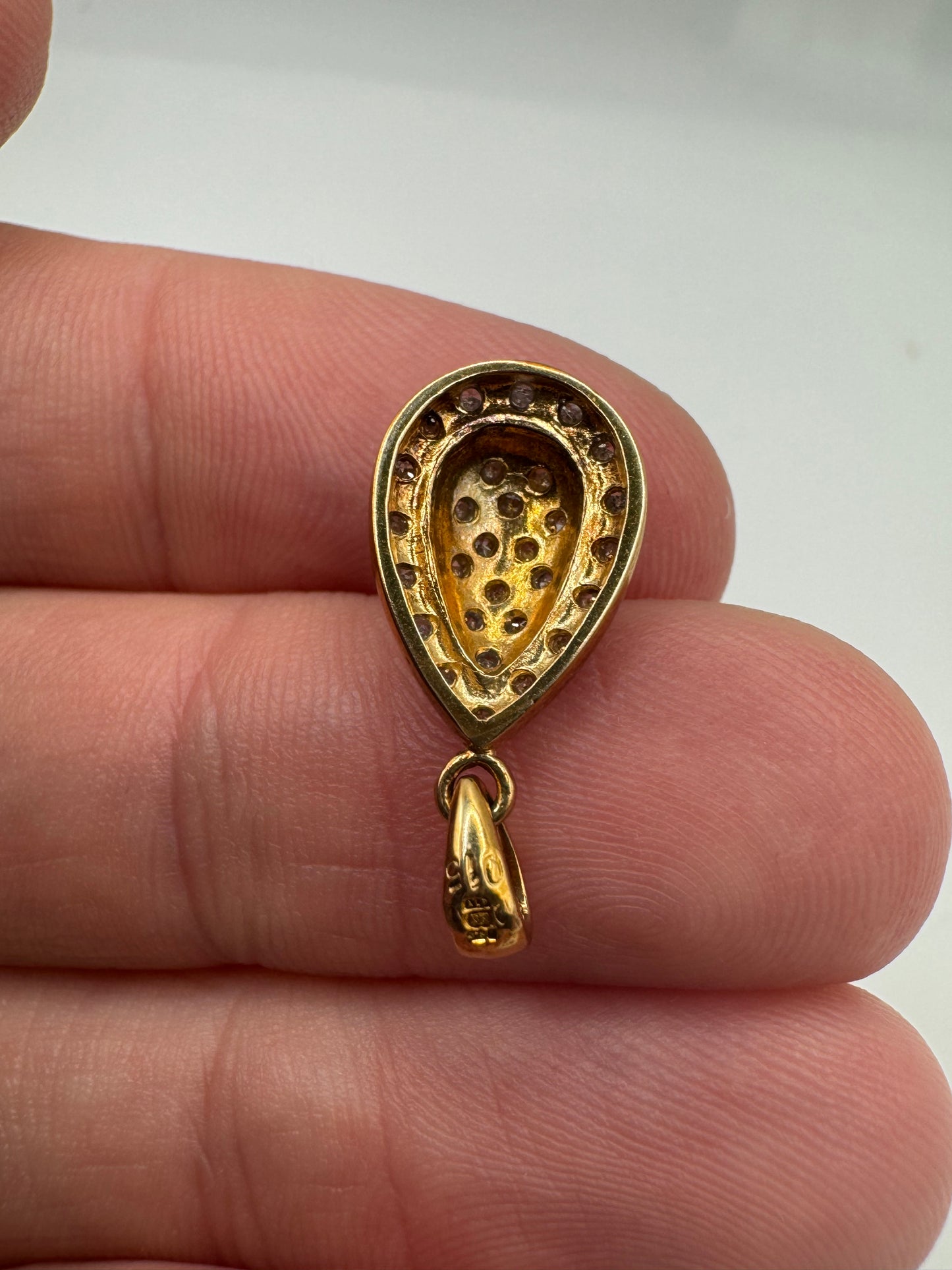 9ct gold diamond cluster pendant