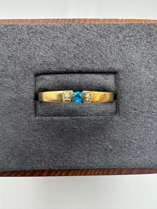 9ct gold blue apatite and diamond ring