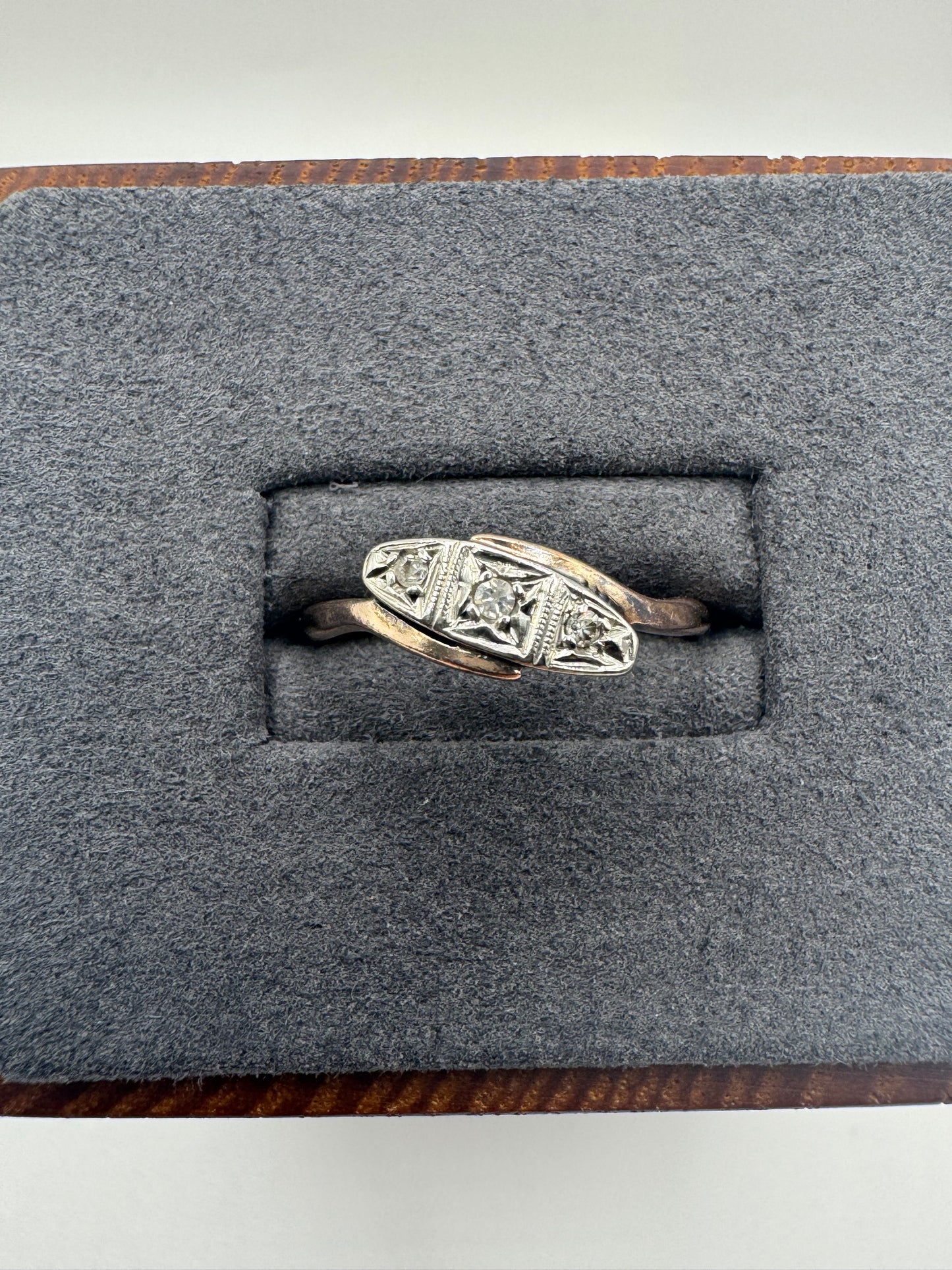 9ct gold diamond ring