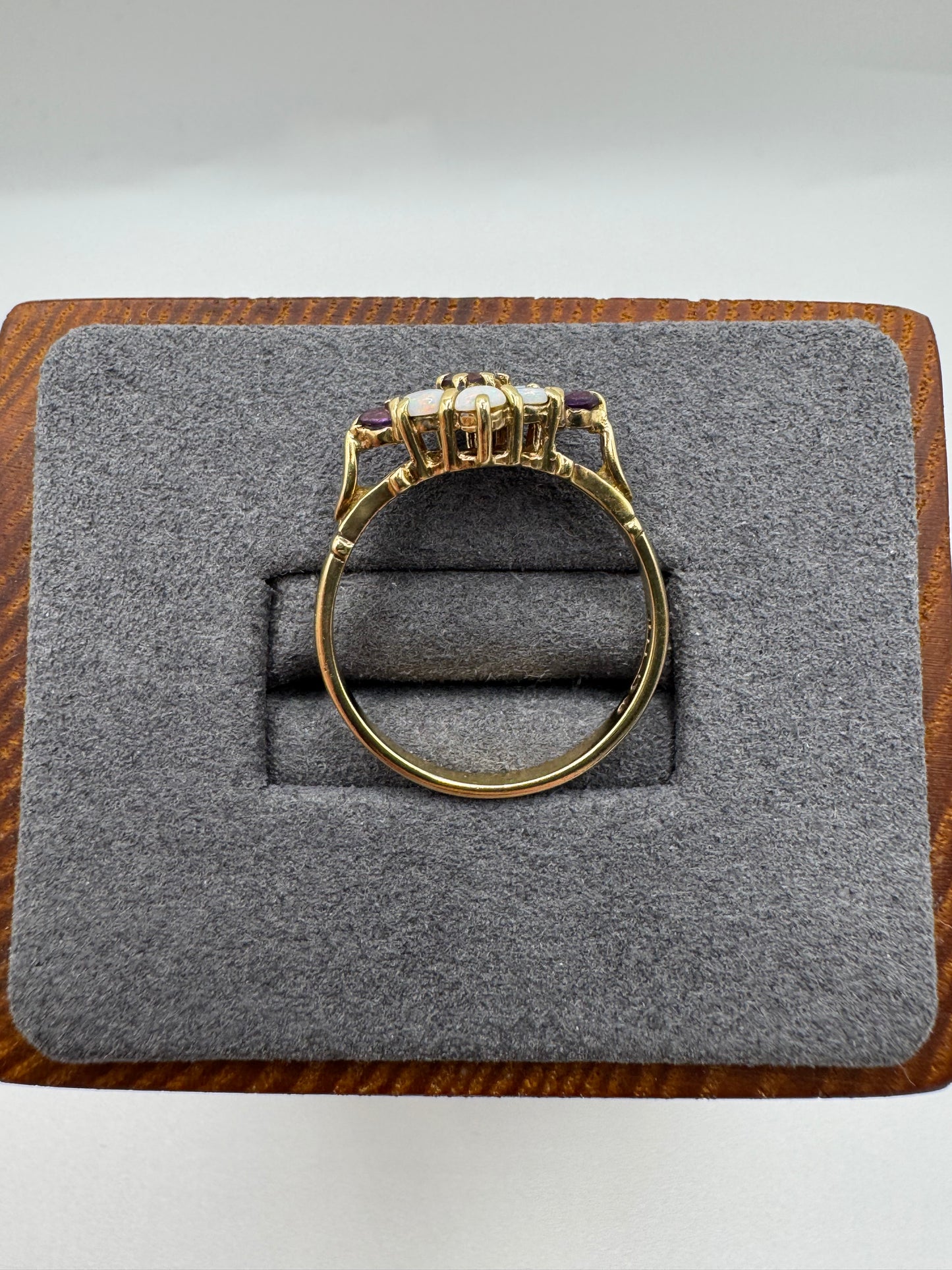9ct gold amethyst and opal ring