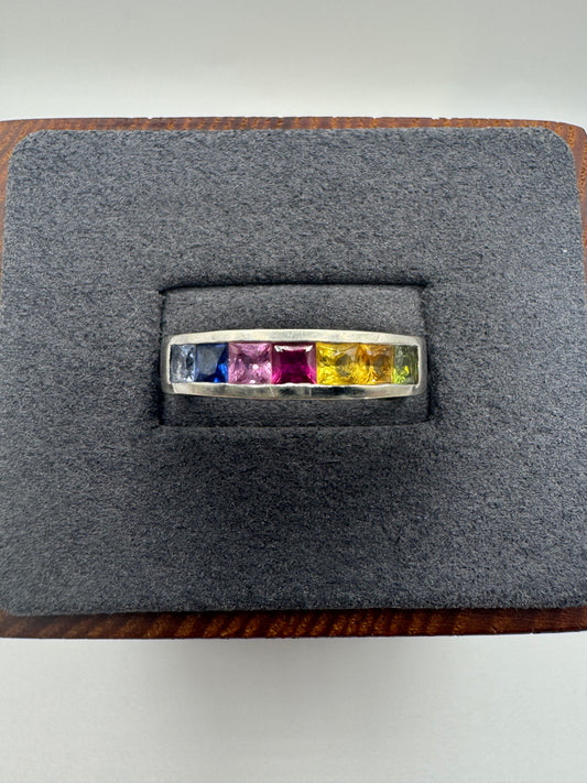 9ct white gold multi-coloured sapphire ring
