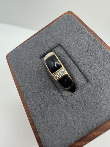 9ct gold onyx and diamond ring
