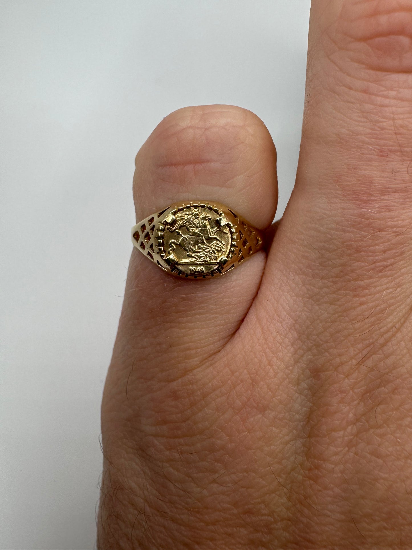 9ct gold St George ring