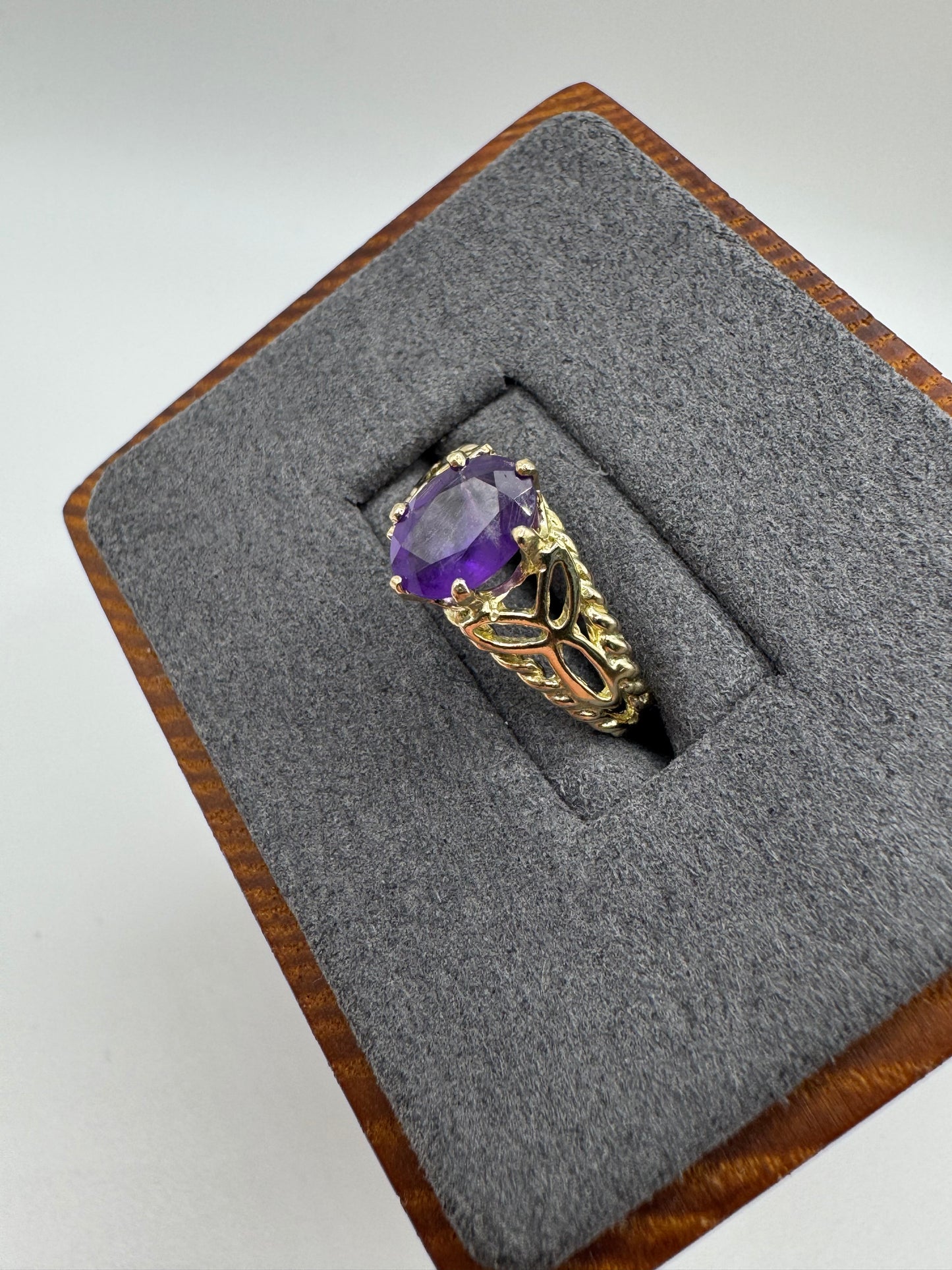 9ct gold amethyst ring