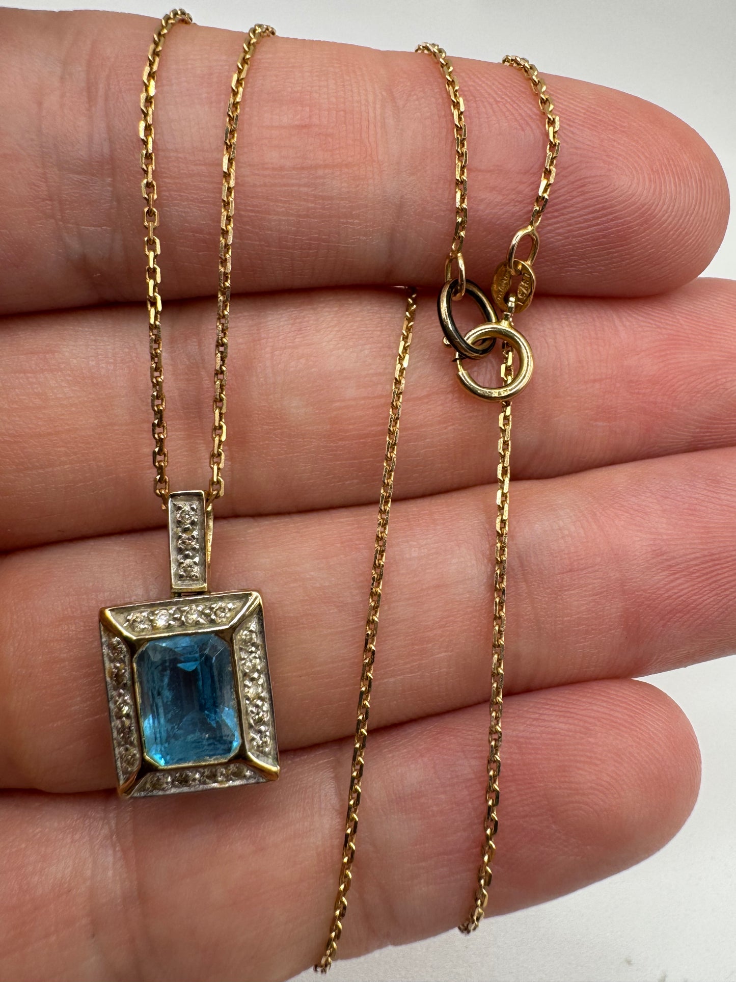 9ct gold topaz and diamond necklace