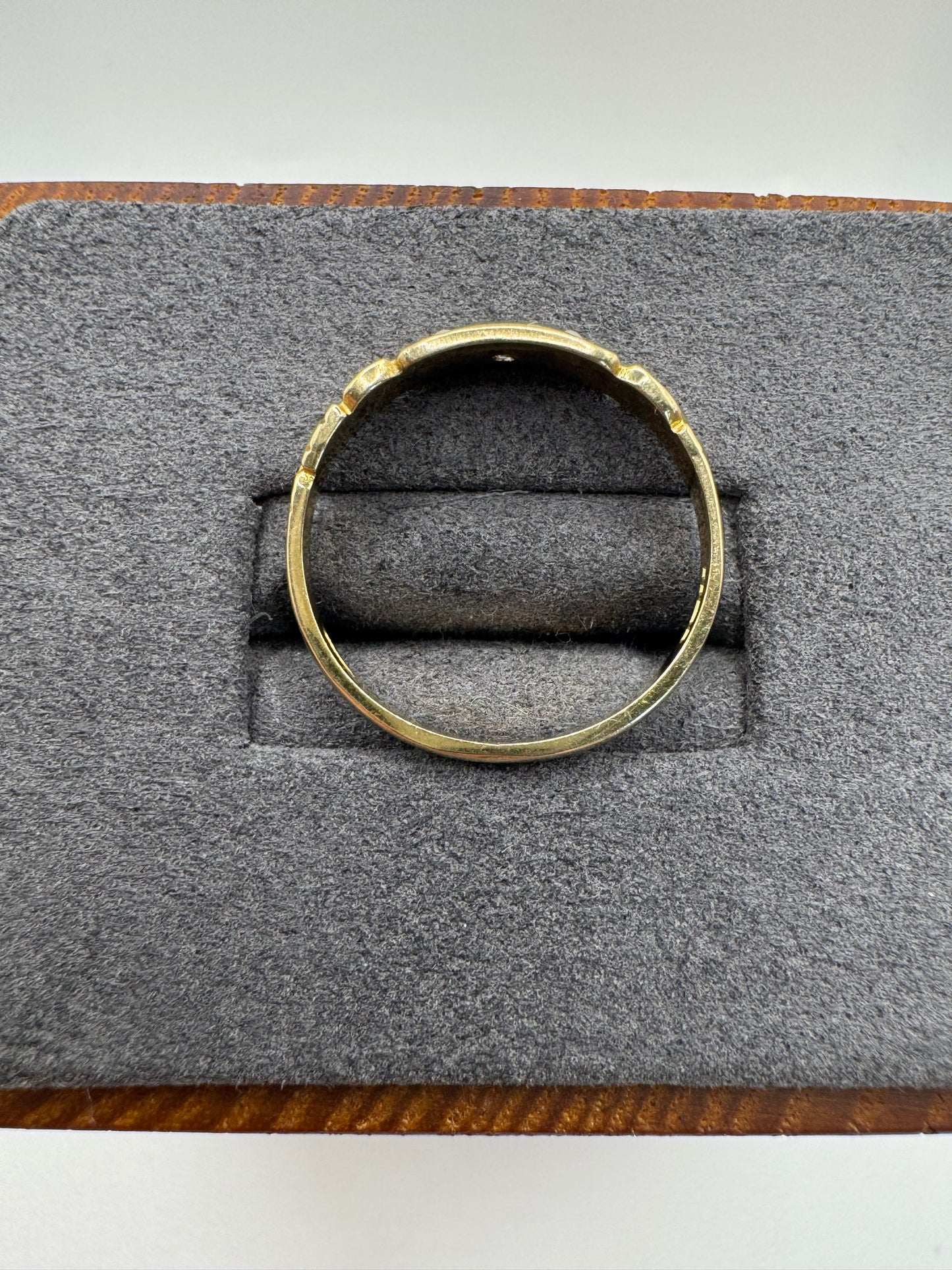 9ct gold sapphire and pearl gypsy ring