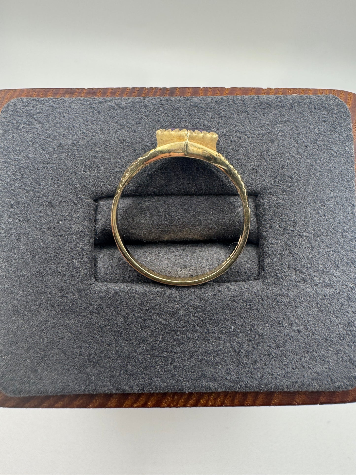 9ct gold amethyst ring