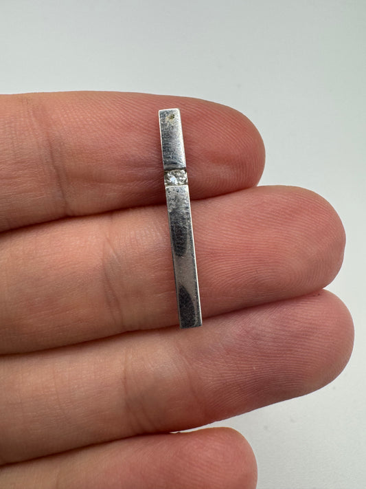 9ct white gold cz pendant