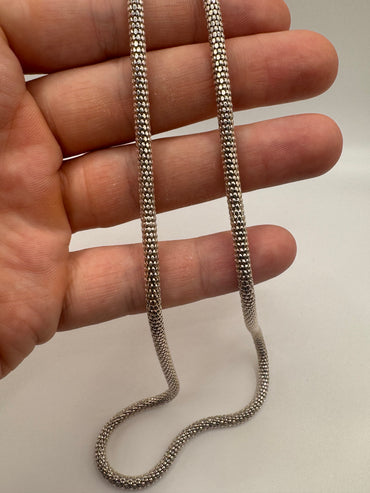 Silver chain with magnetic clasp