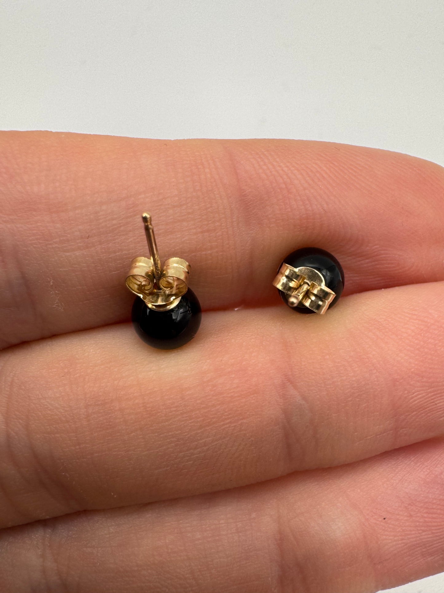 9ct gold onyx earrings