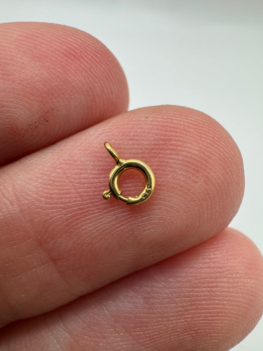 9ct gold bolt clasp 1