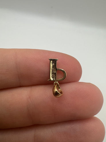 9ct gold diamond initial P pendant