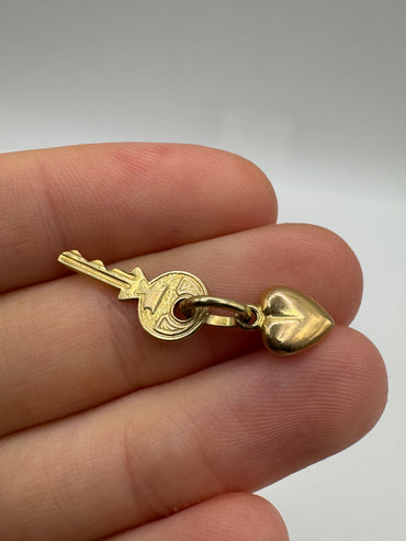 9ct gold heart and key charm