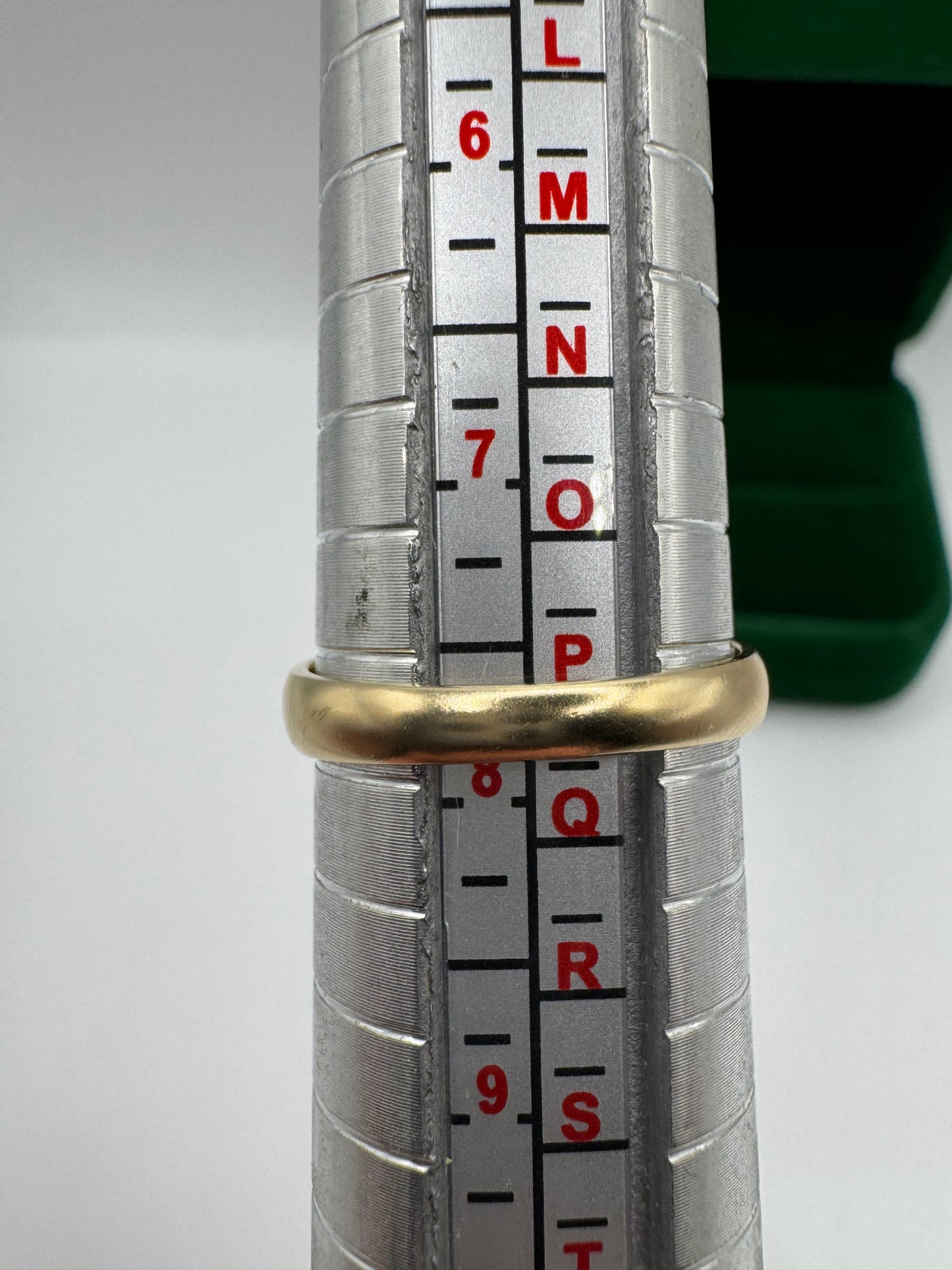 Heavy 9ct gold opal and diamond flower ring