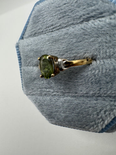 9ct gold peridot ring