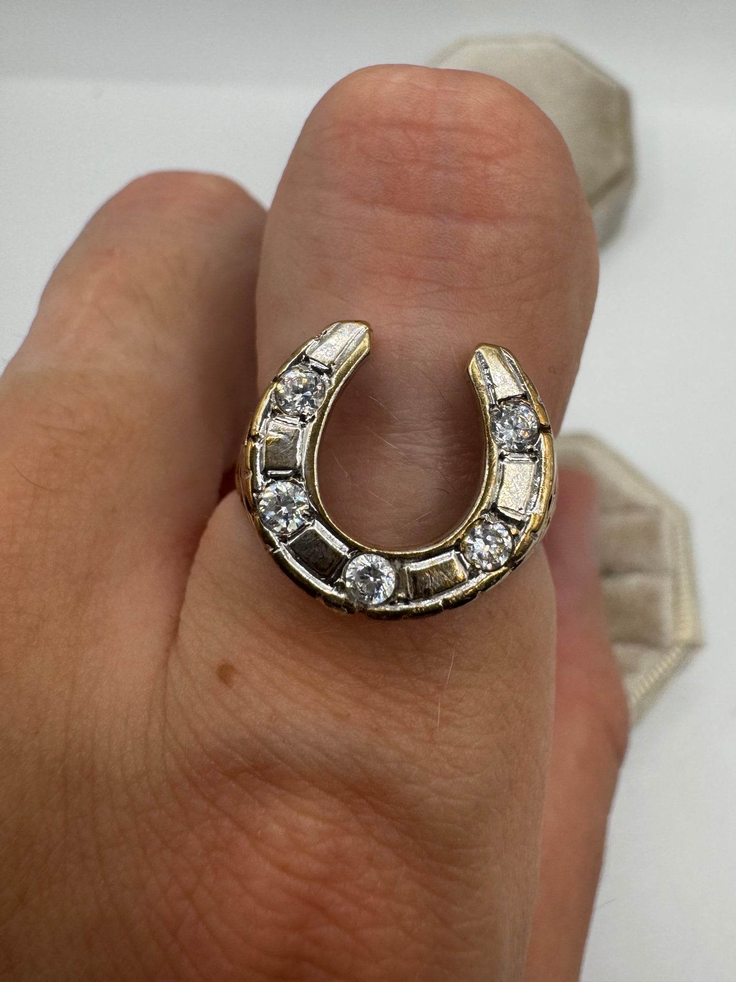 Heavy 9ct gold cz horseshoe ring