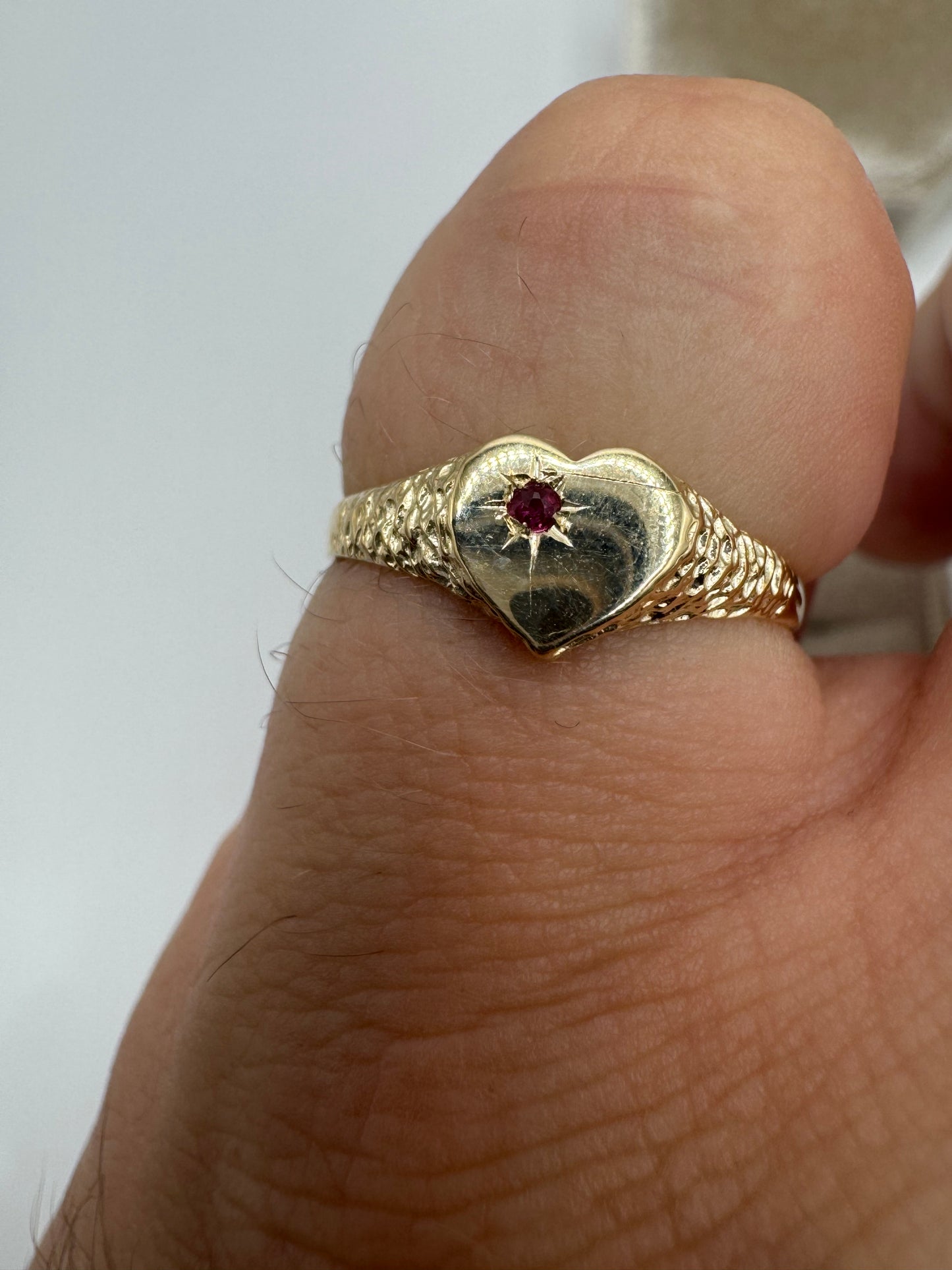 9ct gold ruby heart signet ring