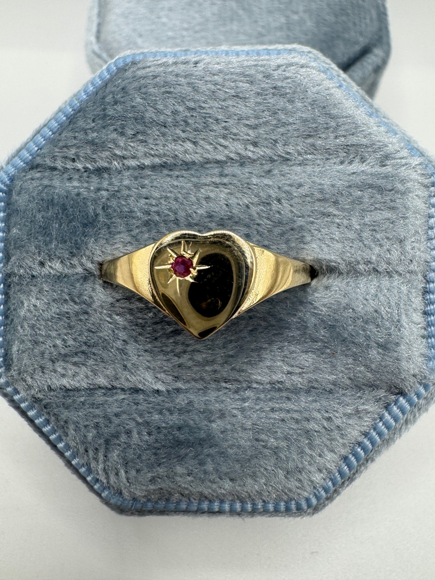 9ct gold ruby heart signet ring