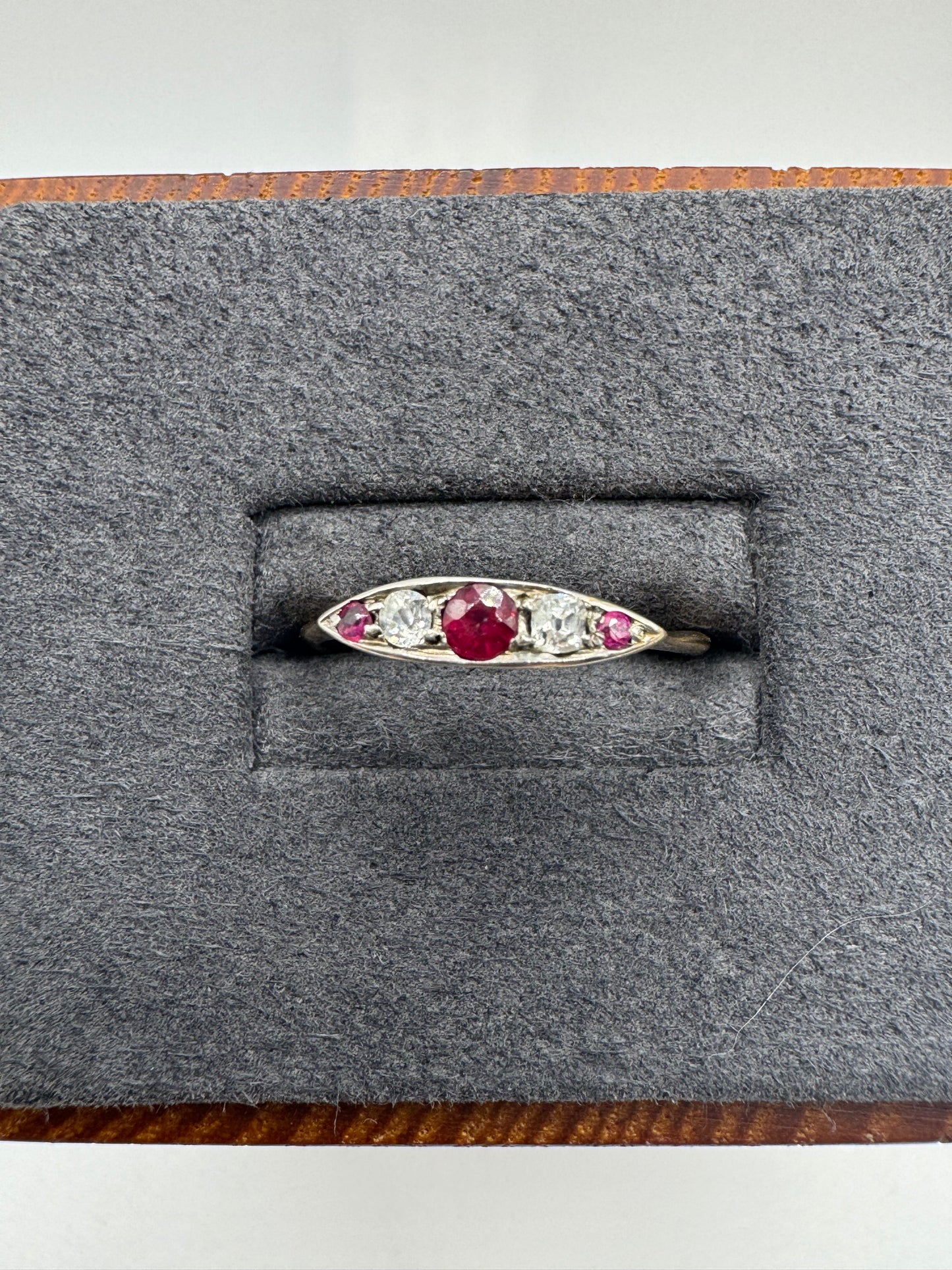 18ct gold ruby and diamond ring